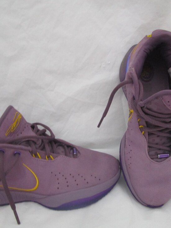 US Size 10 Nike purple Air Zoom Sneaker-(Nike LeBron 21 \'Purple Rain) main image 8